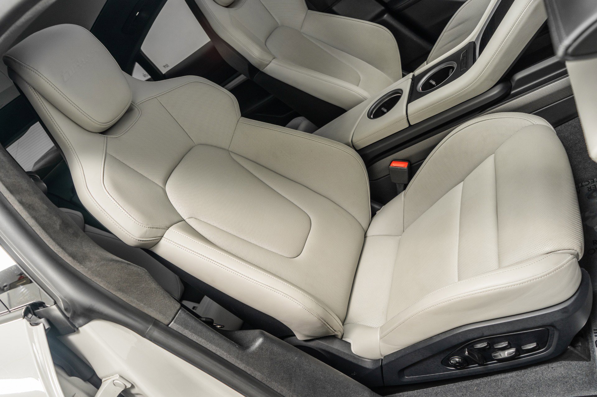 Used 2021 Porsche Taycan Turbo S image 25