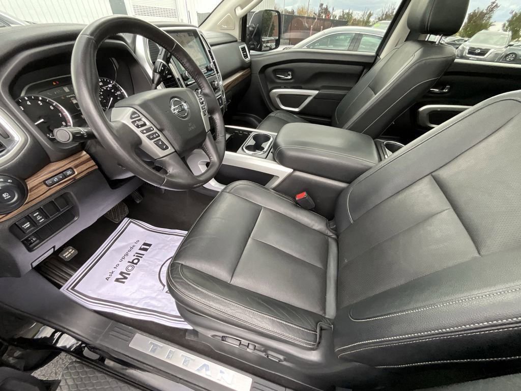 Used 2020 Nissan Titan SL w/ Moonroof Package image 43