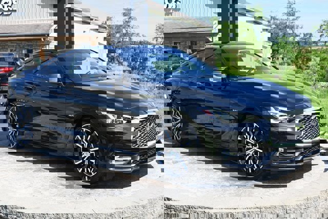 Used 2018 INFINITI Q60 3.0t Luxe image 3