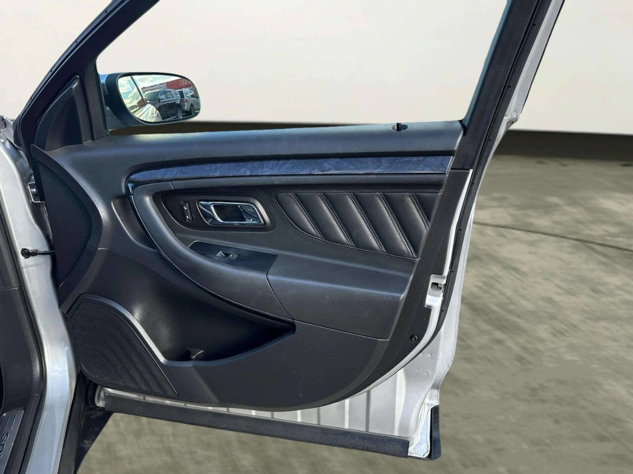 Used 2012 Ford Taurus Limited image 23