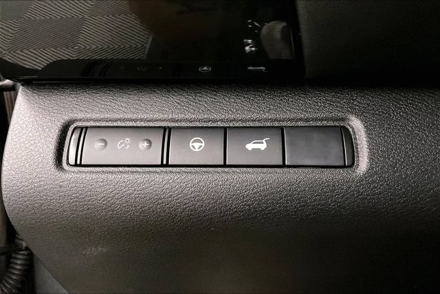 Used 2025 Nissan Pathfinder SV FWD image 37