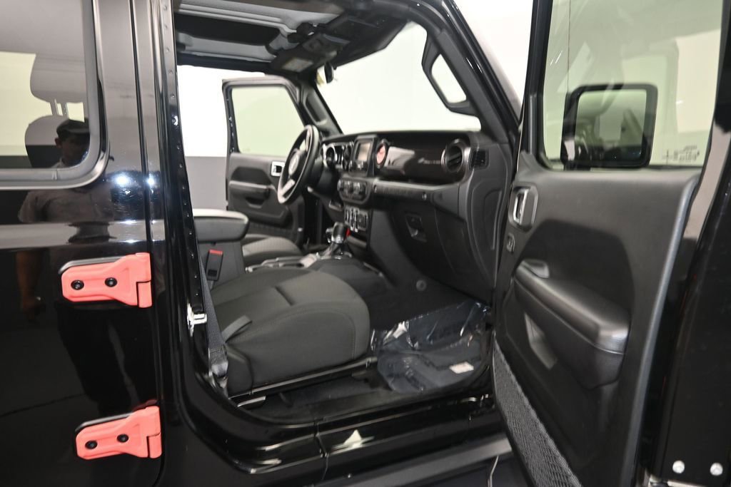 Used 2019 Jeep Wrangler Unlimited Sport AWD/4WD image 12