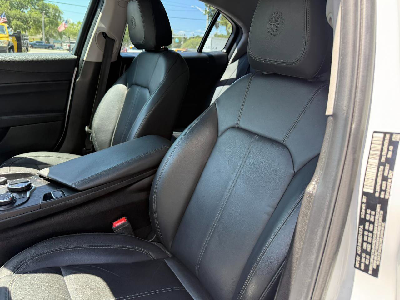 Used 2017 Alfa Romeo Giulia image 25
