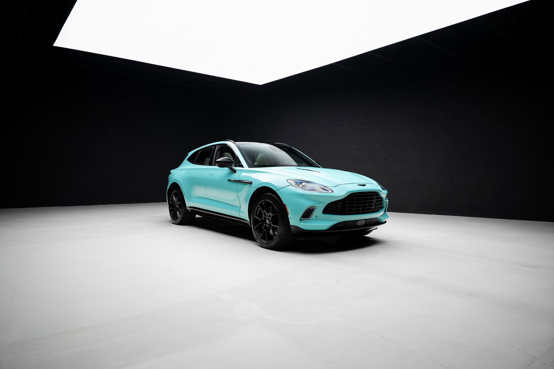 Used 2023 Aston Martin DBX AWD/4WD image 74