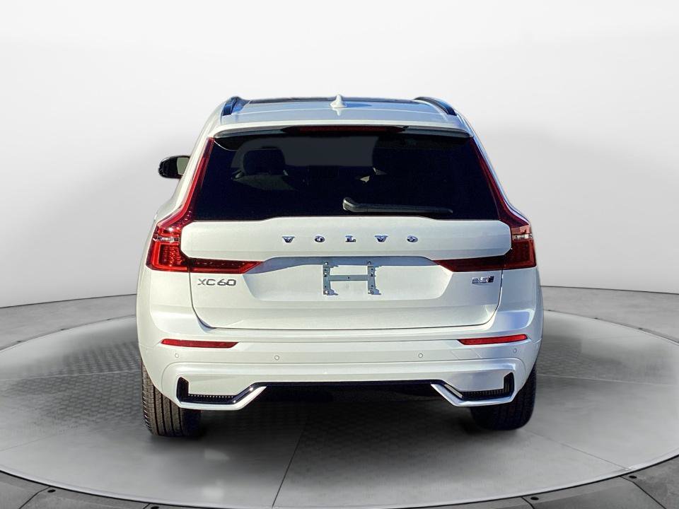 New 2027 Volvo XC60 B5 Plus AWD/4WD image 6
