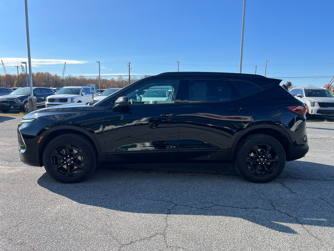 Used 2025 Chevrolet Blazer LT w/ Midnight/Sport Edition image 2