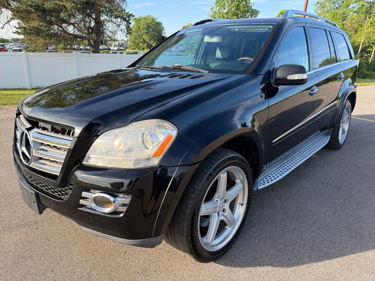 Used 2008 Mercedes-Benz GL 550 4MATIC image 1