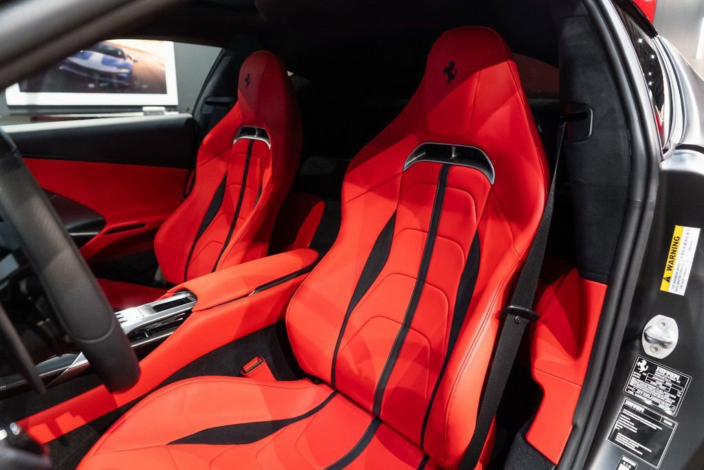 Used 2025 Ferrari 12Cilindri image 4