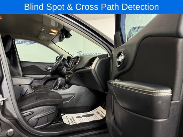 Used 2015 Jeep Cherokee Latitude w/ Cold Weather Group image 14