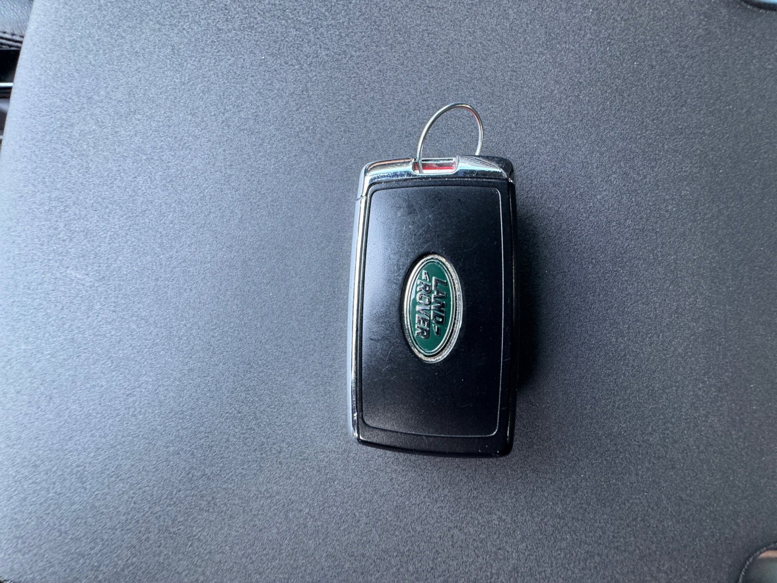 Used 2020 Land Rover Discovery HSE image 32