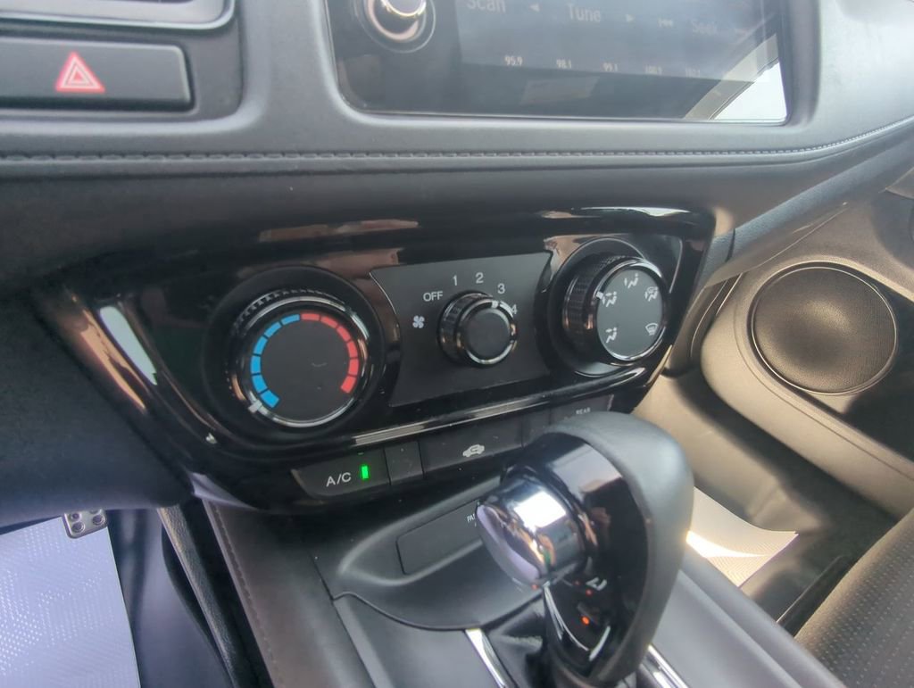 Used 2021 Honda HR-V Sport image 19