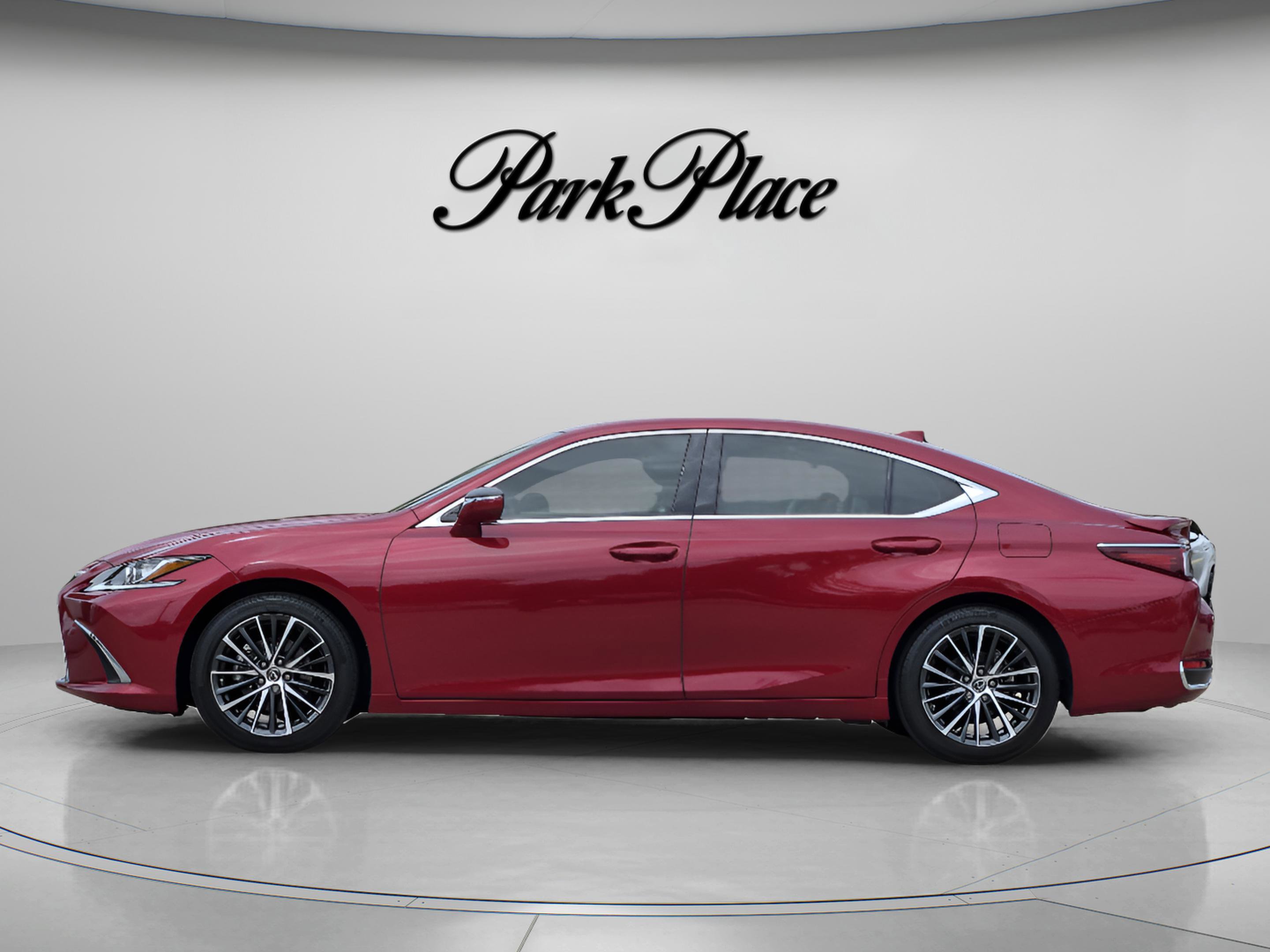 Used 2025 Lexus ES 300h w/ Premium Package FWD image 2