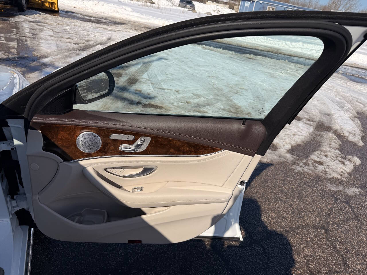 Used 2020 Mercedes-Benz E 350 4MATIC Sedan image 17