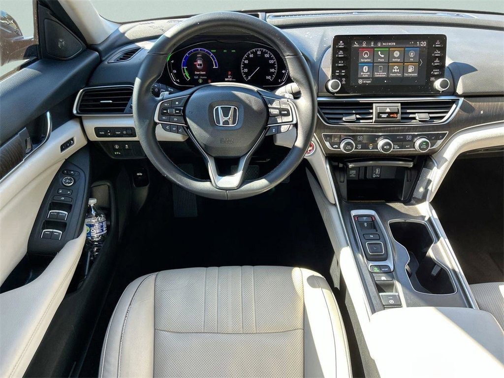 Used 2018 Honda Accord Touring image 13