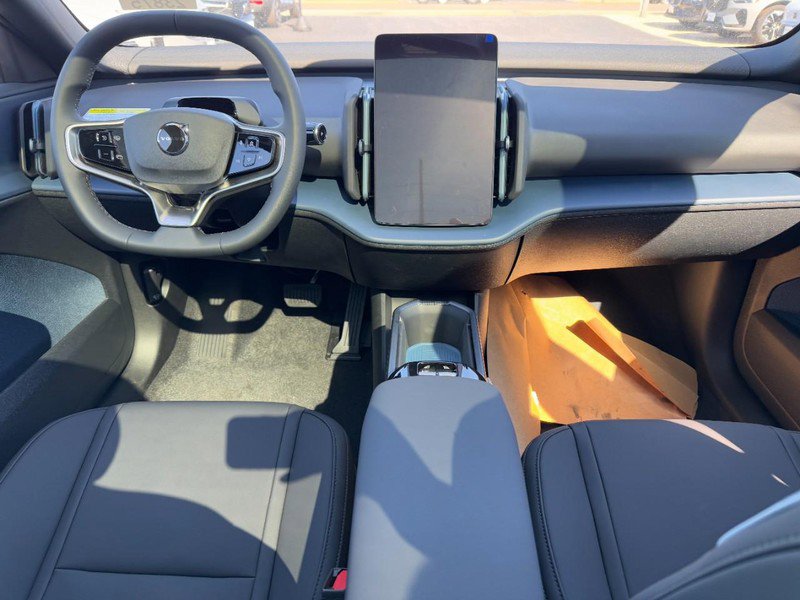 New 2026 Volvo EX30 Plus w/ Protection Package RWD image 6