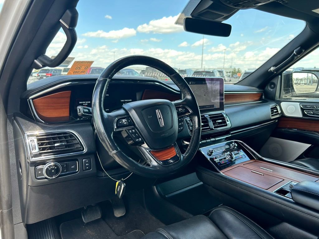 Used 2019 Lincoln Navigator L Reserve AWD/4WD image 9