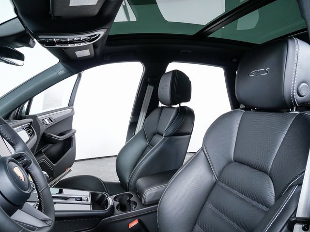 New 2026 Porsche Macan GTS image 5