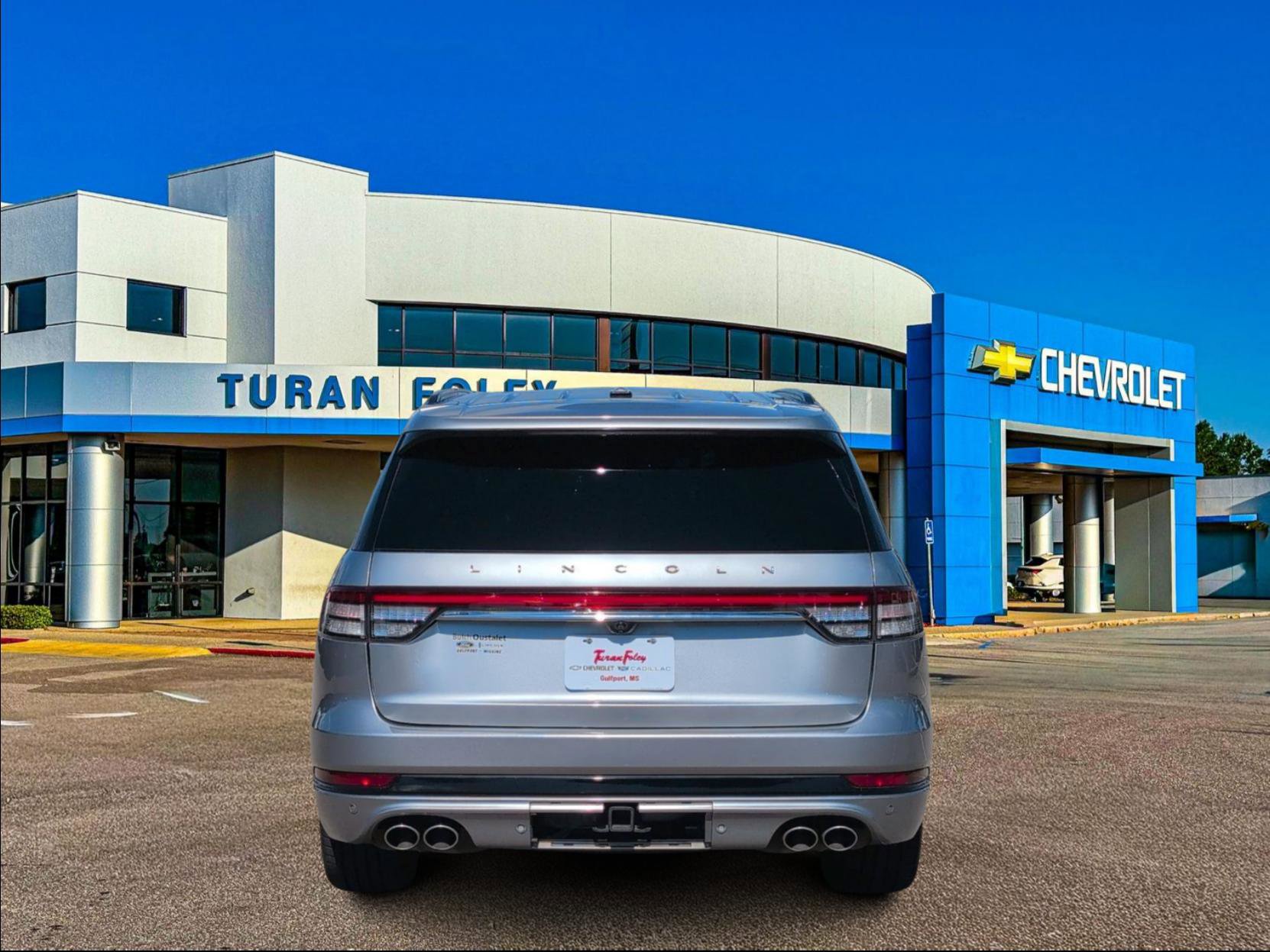 Used 2023 Lincoln Aviator Reserve w/ Equipment Group 201A image 4