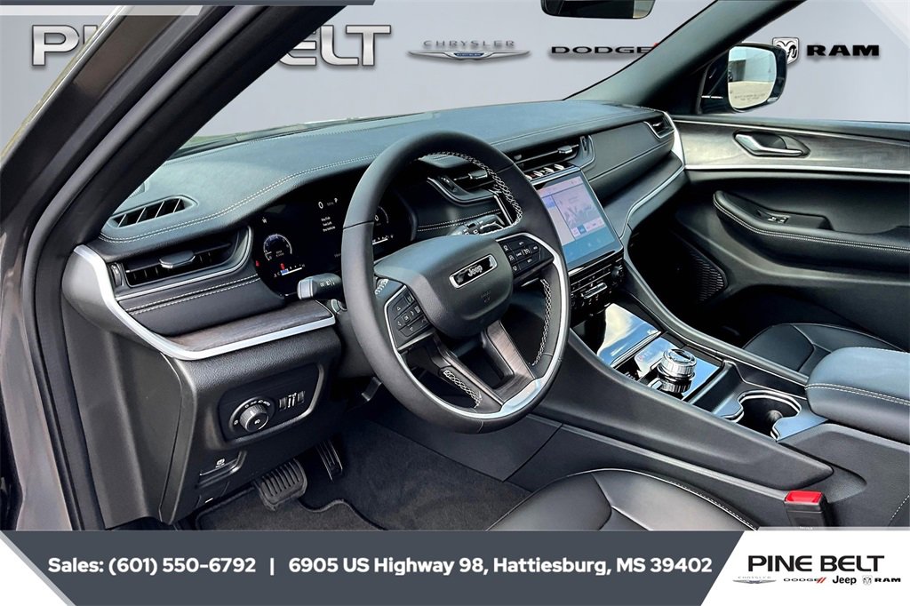 New 2025 Jeep Grand Cherokee Limited image 6