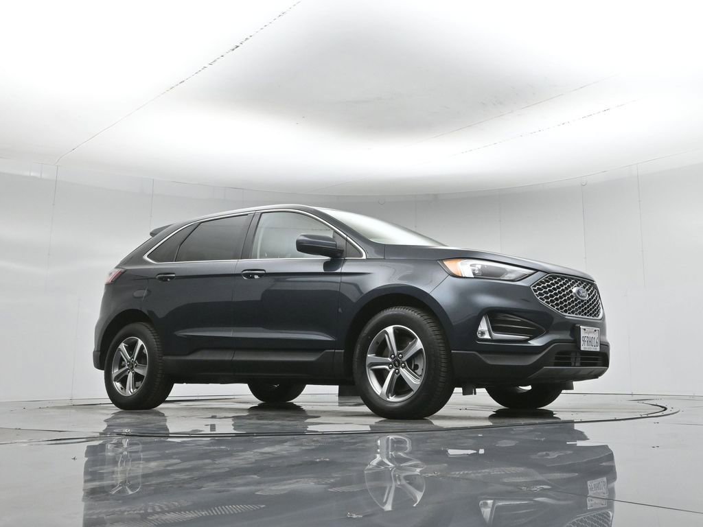 Used 2023 Ford Edge SEL w/ Convenience Package image 4