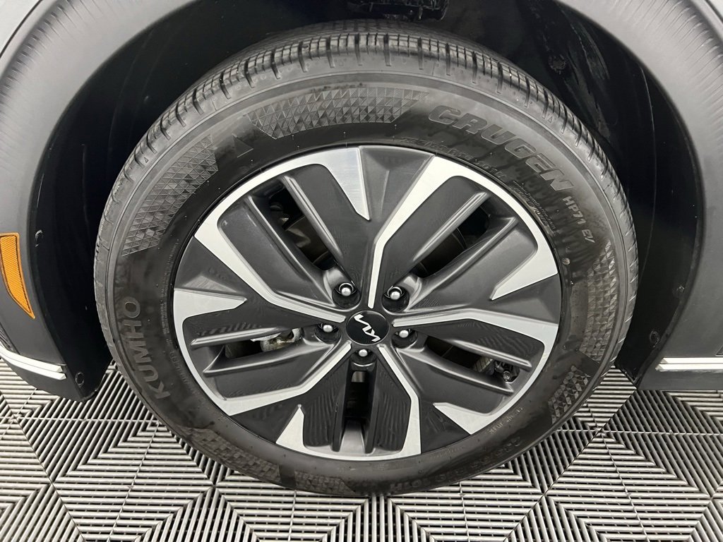 Used 2024 Kia EV6 Light image 11