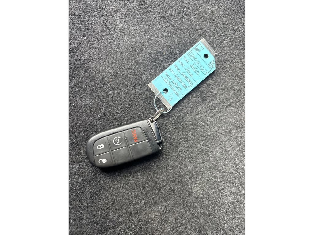 Used 2025 Jeep Compass Limited image 34