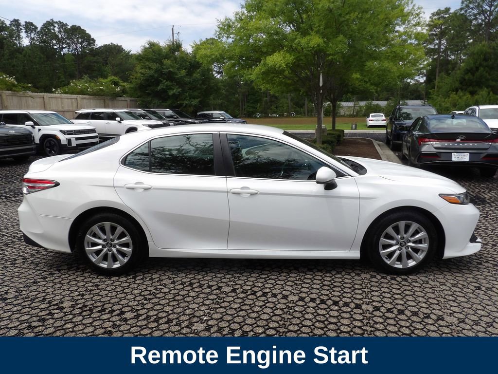 Used 2020 Toyota Camry LE FWD image 4