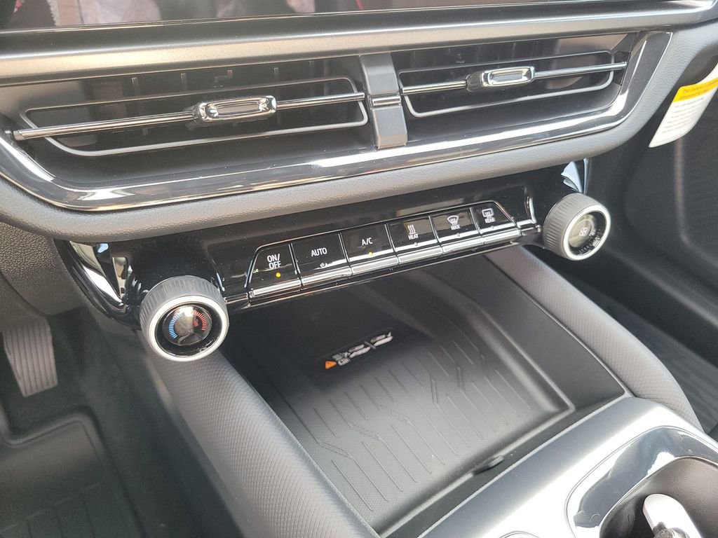 New 2026 Chevrolet Equinox EV RS image 11