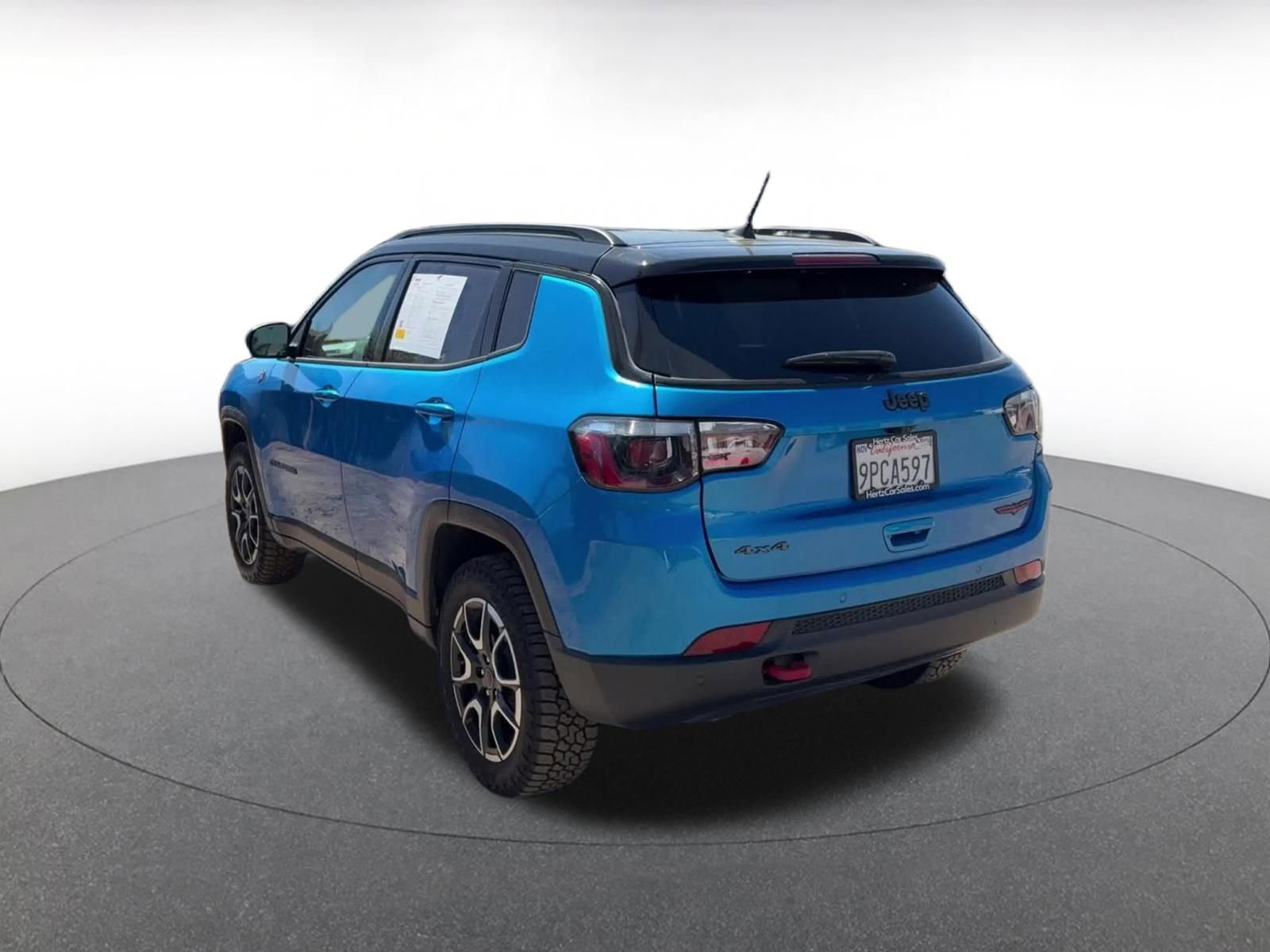 Used 2025 Jeep Compass Trailhawk AWD/4WD image 11