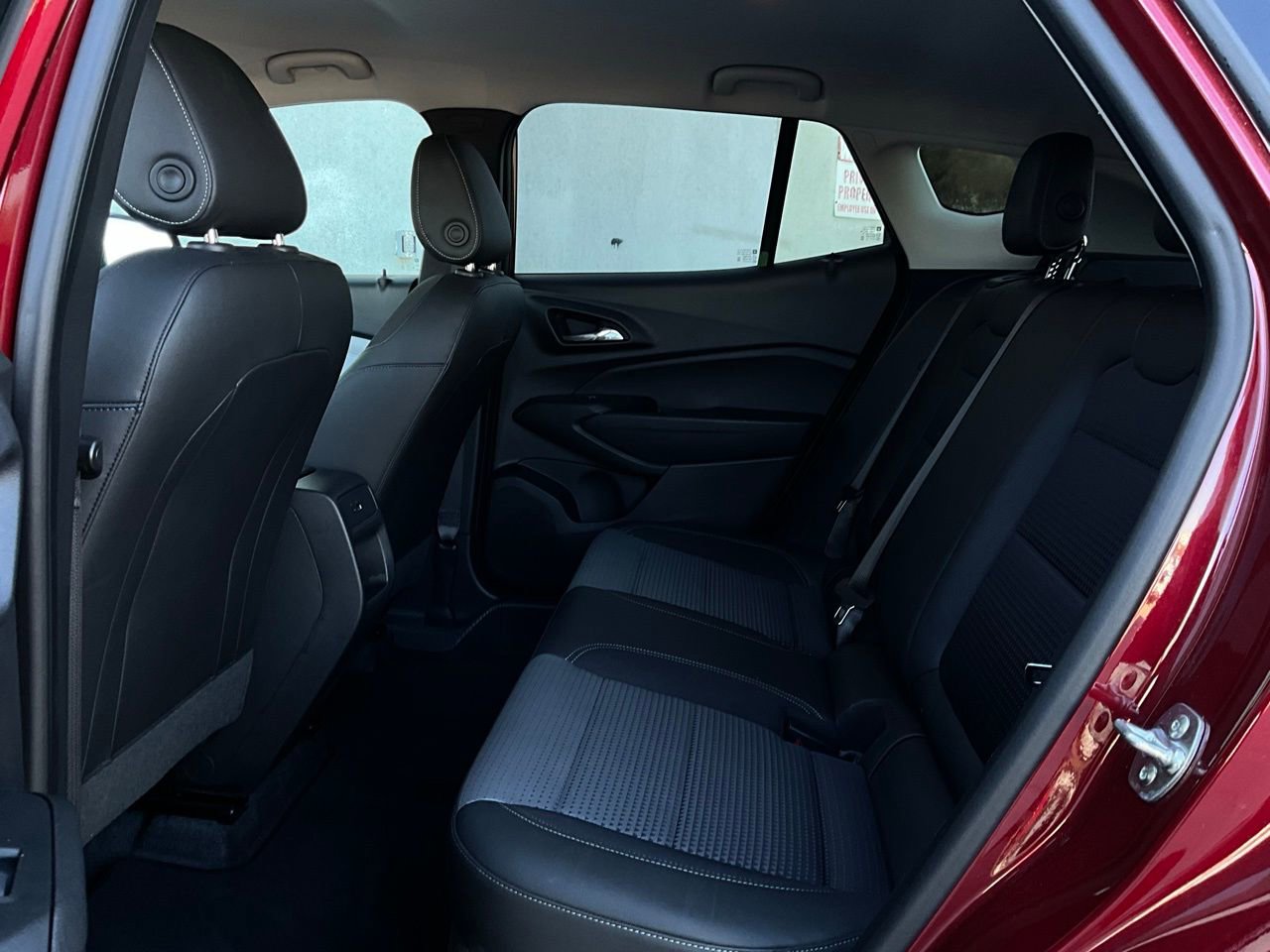 Used 2025 Chevrolet Trax LT image 11