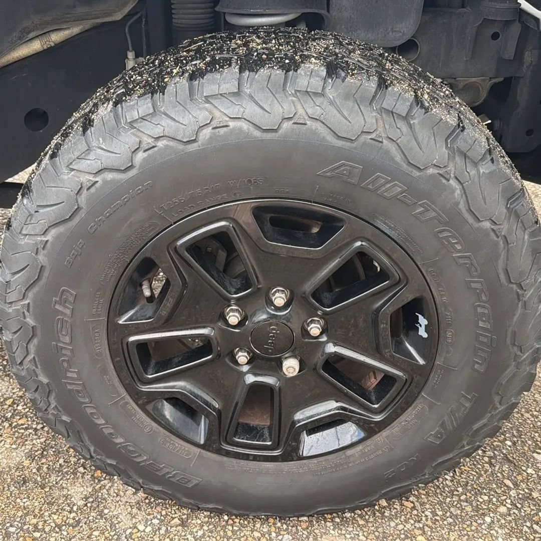 Used 2015 Jeep Wrangler Unlimited Sport AWD/4WD image 11