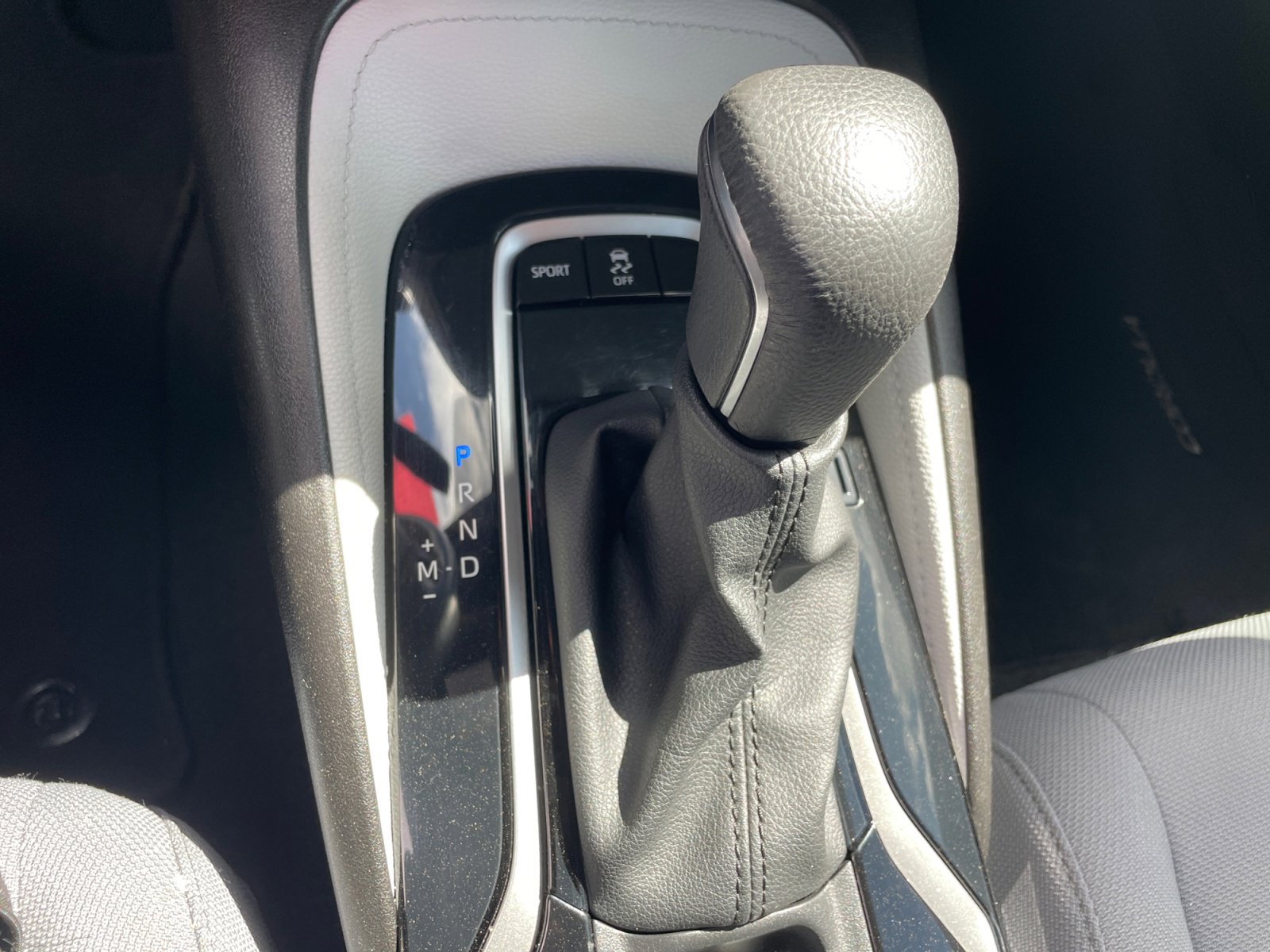 Used 2020 Toyota Corolla SE FWD image 24