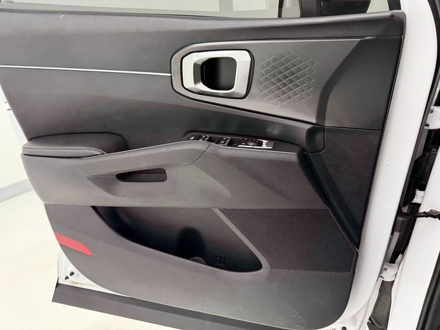 Used 2024 Kia Sorento S image 21