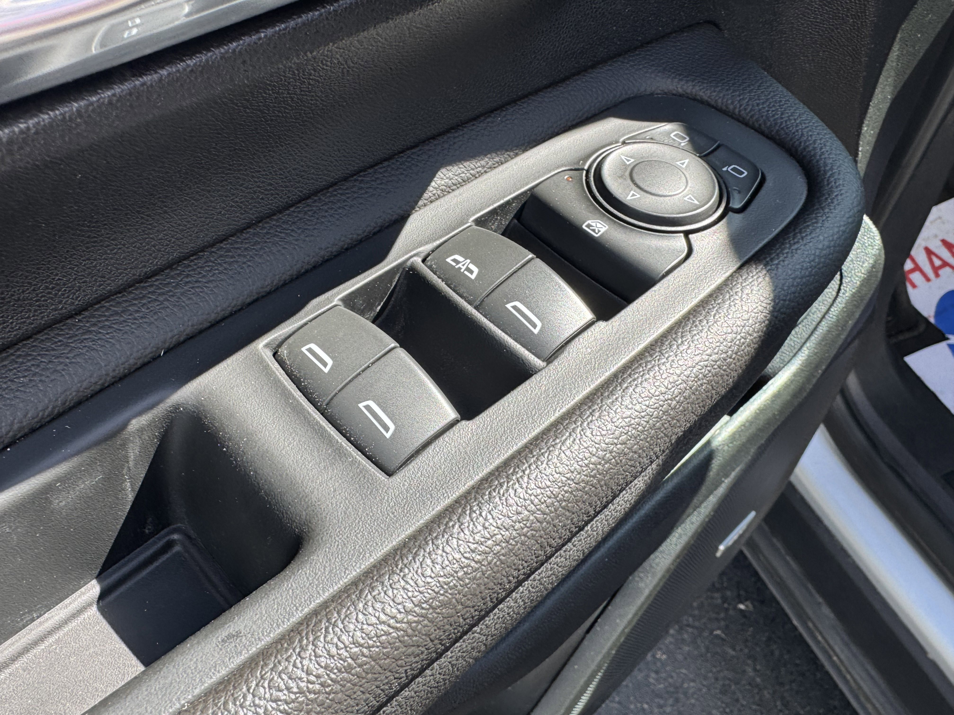 Used 2021 GMC Terrain SLT w/ Infotainment Package II image 13