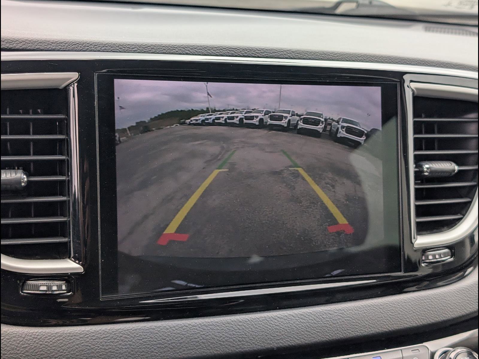 Used 2023 Chrysler Pacifica Touring-L image 8