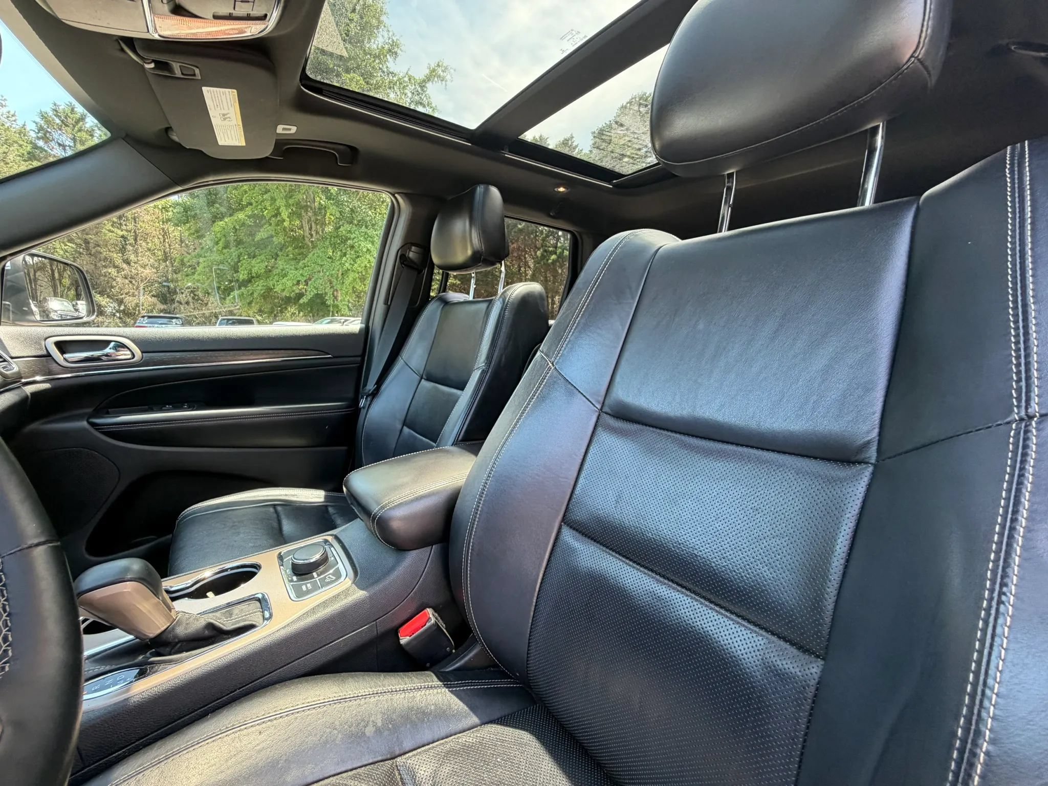 Used 2017 Jeep Grand Cherokee Limited w/ Luxury Group II AWD/4WD image 9