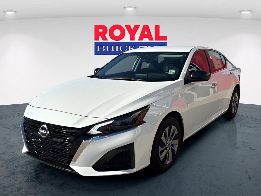 Used 2025 Nissan Altima 2.5 S image 3