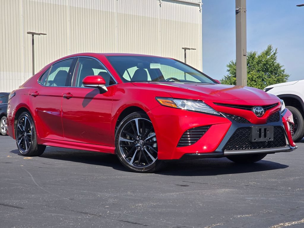 Used 2019 Toyota Camry XSE FWD image 1