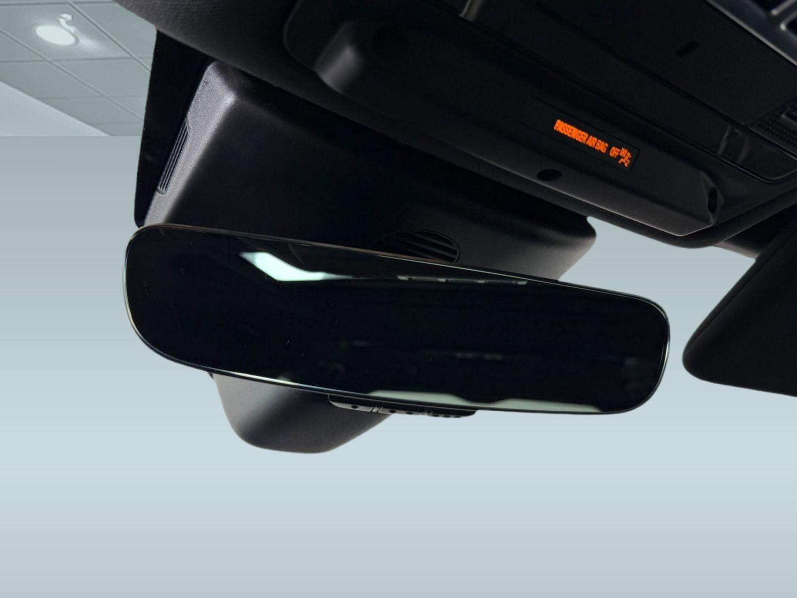 Used 2018 Land Rover Discovery HSE Luxury image 18