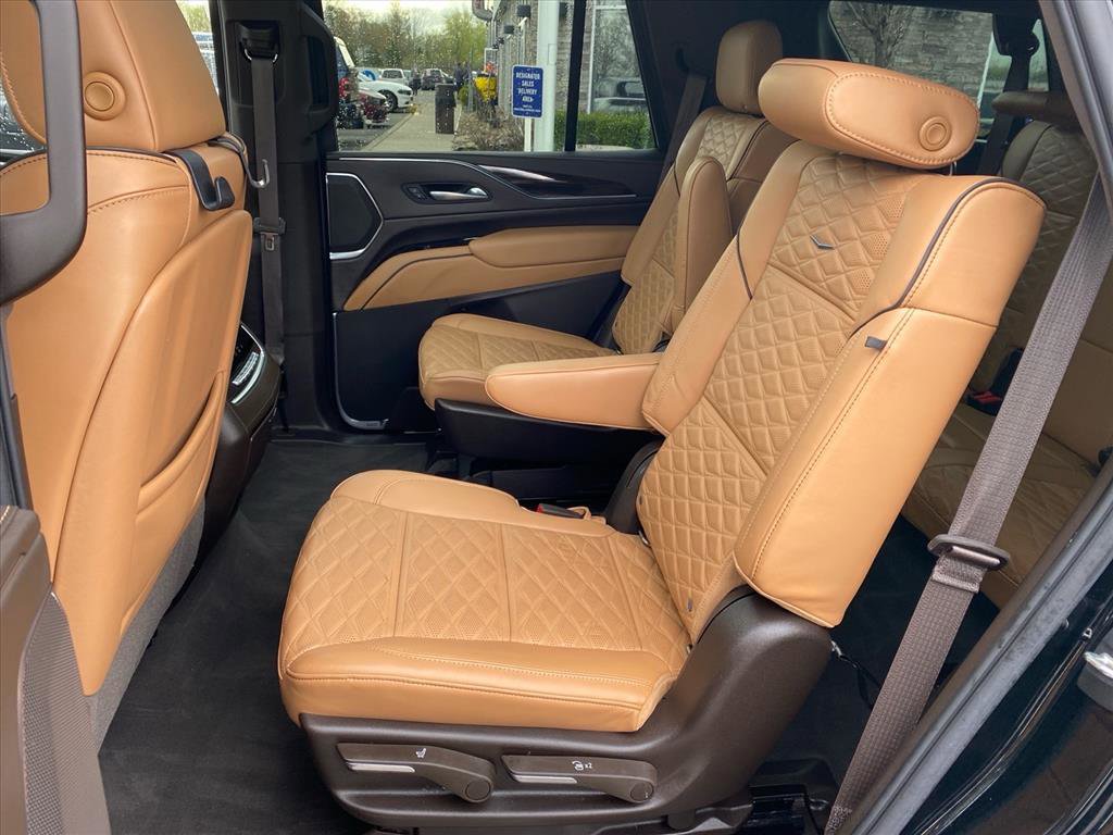 Used 2021 Cadillac Escalade Sport w/ Driver Assist Tech Package AWD/4WD image 26