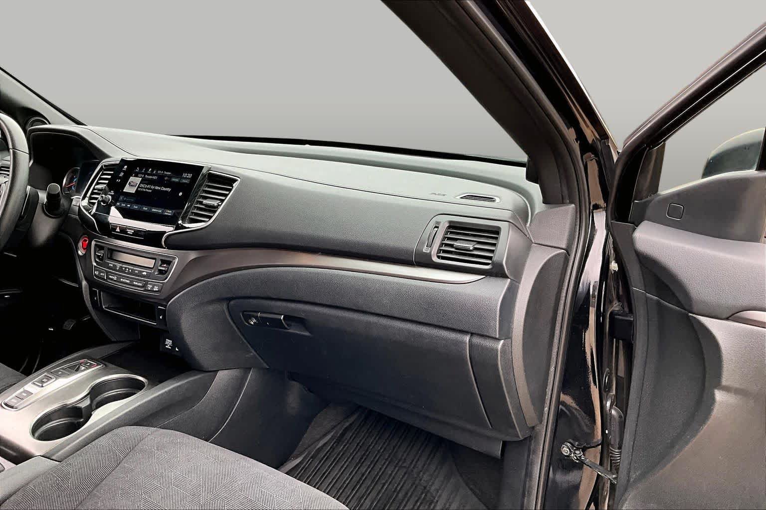 Used 2022 Honda Pilot Sport image 17