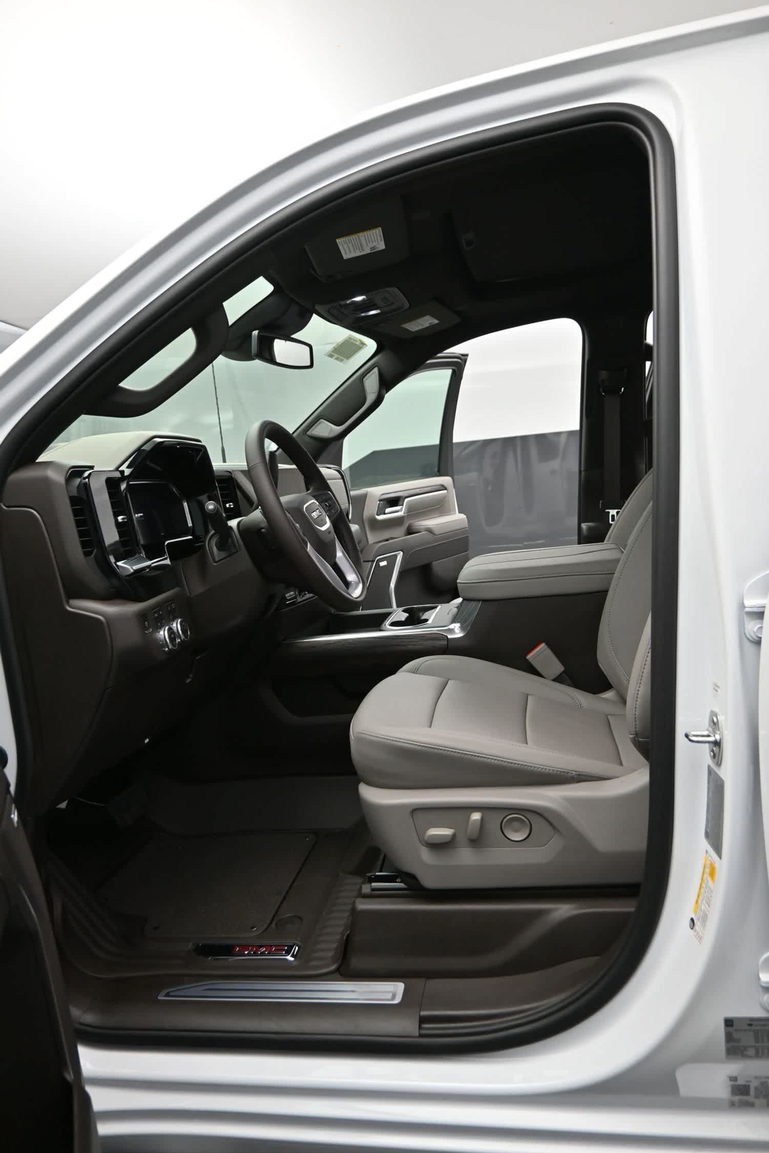 New 2026 GMC Sierra 2500 SLT w/ SLT Premium Package AWD/4WD image 18