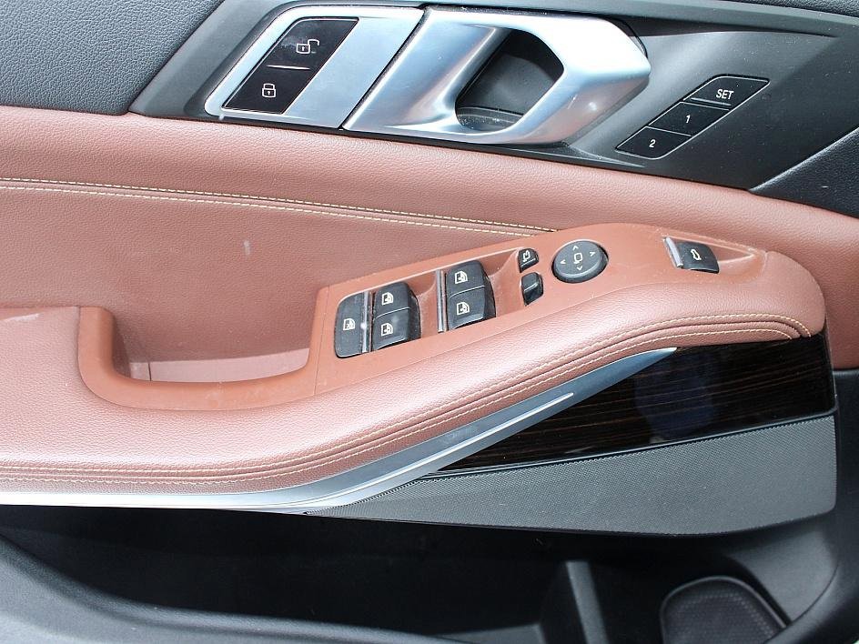 Used 2020 BMW X5 xDrive40i w/ Premium Package image 17