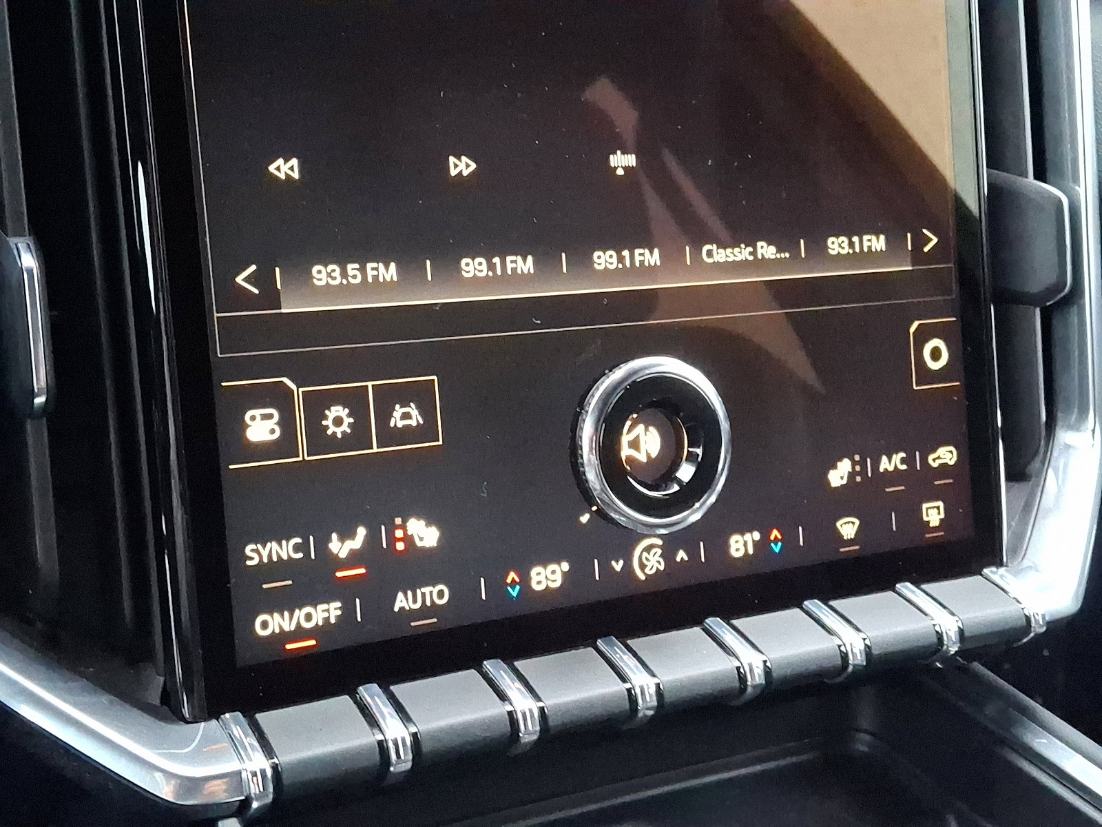 Certified 2025 GMC Acadia Elevation image 23