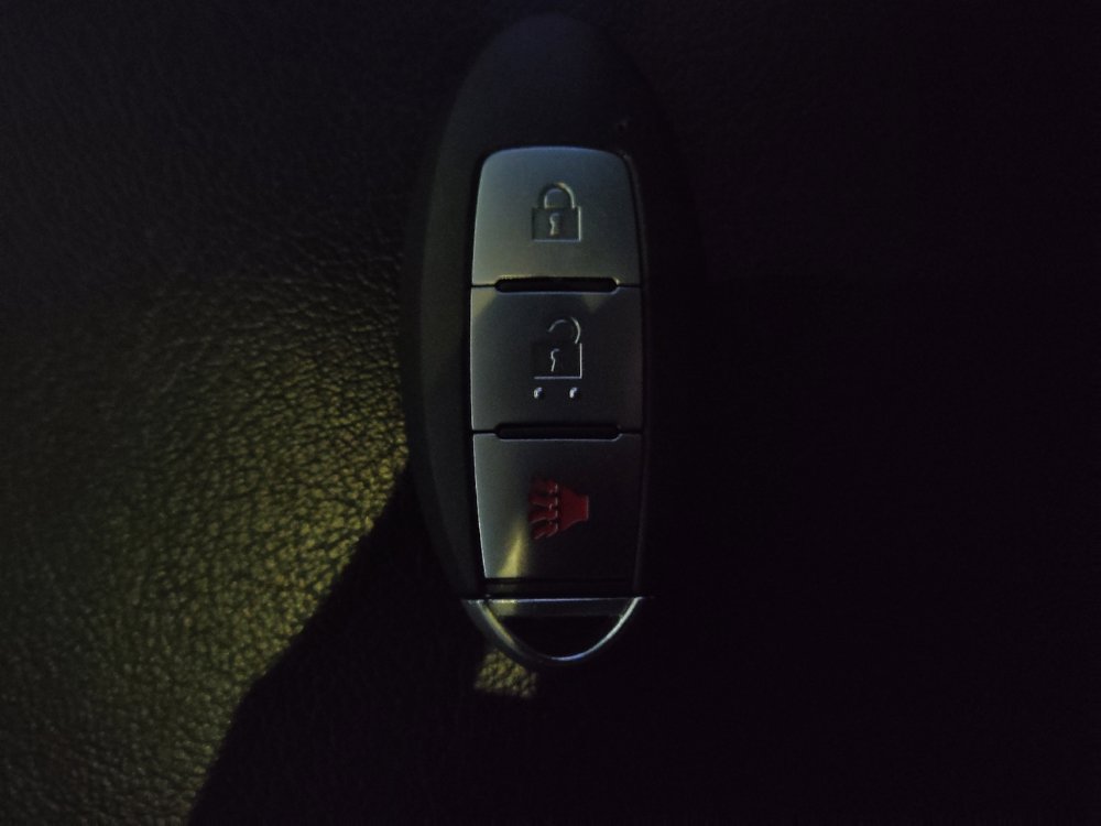 Used 2020 Nissan Pathfinder SV image 32