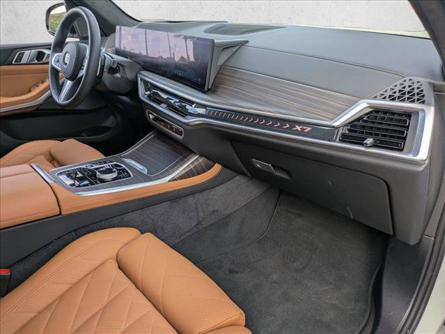Used 2025 BMW X7 xDrive40i w/ Executive Package image 22