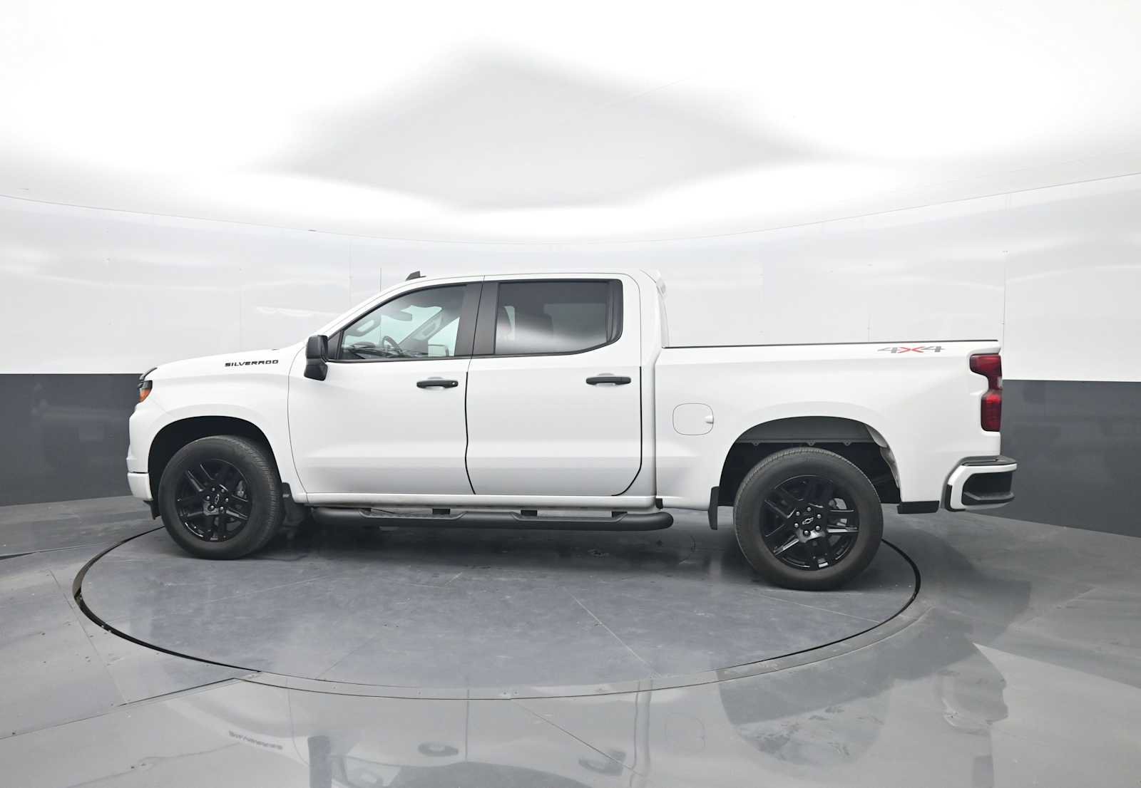 Used 2024 Chevrolet Silverado 1500 Custom w/ LPO, Dark Essentials Package AWD/4WD image 5
