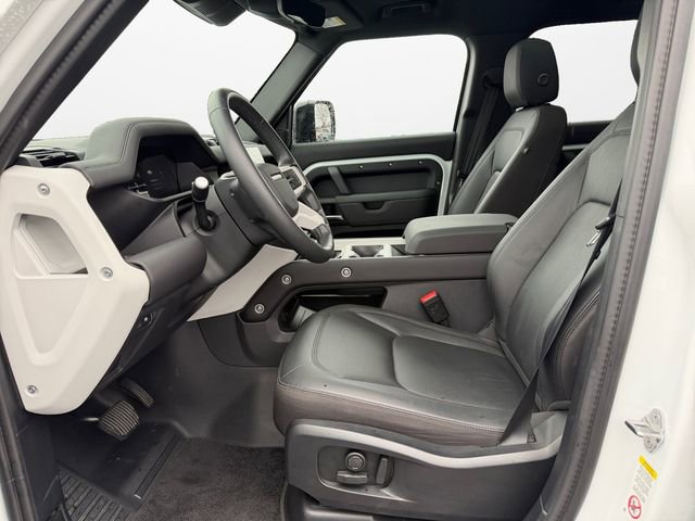 Used 2025 Land Rover Defender 110 S image 9