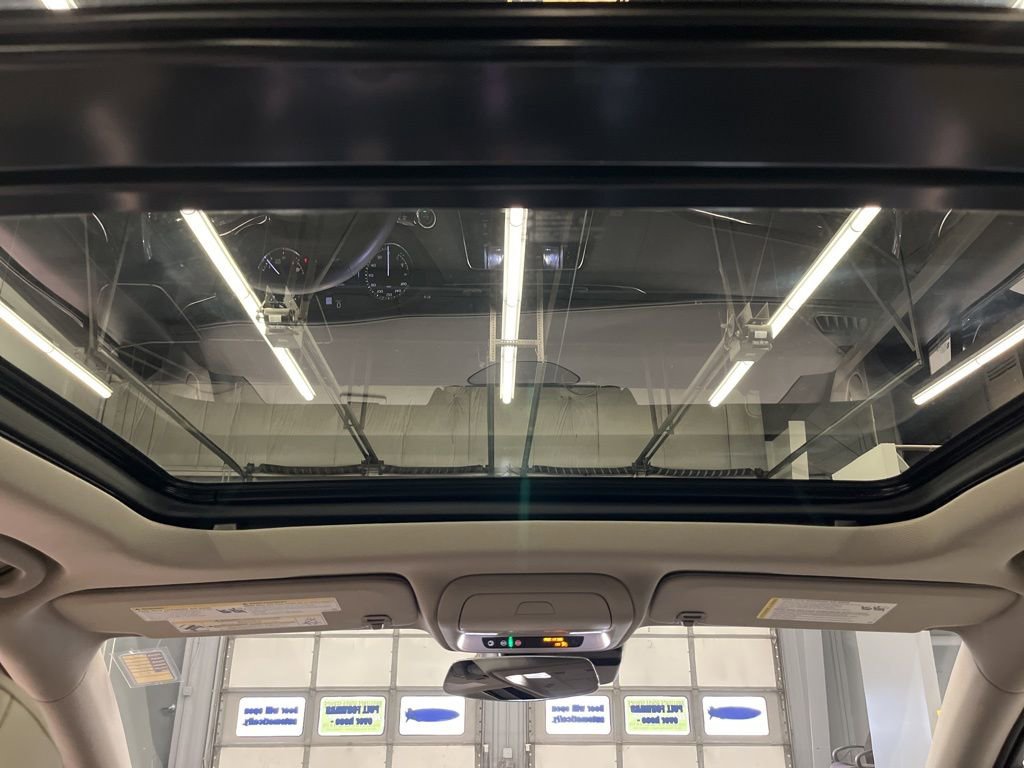 Used 2021 Cadillac XT4 Premium Luxury w/ Cold Weather Package image 32