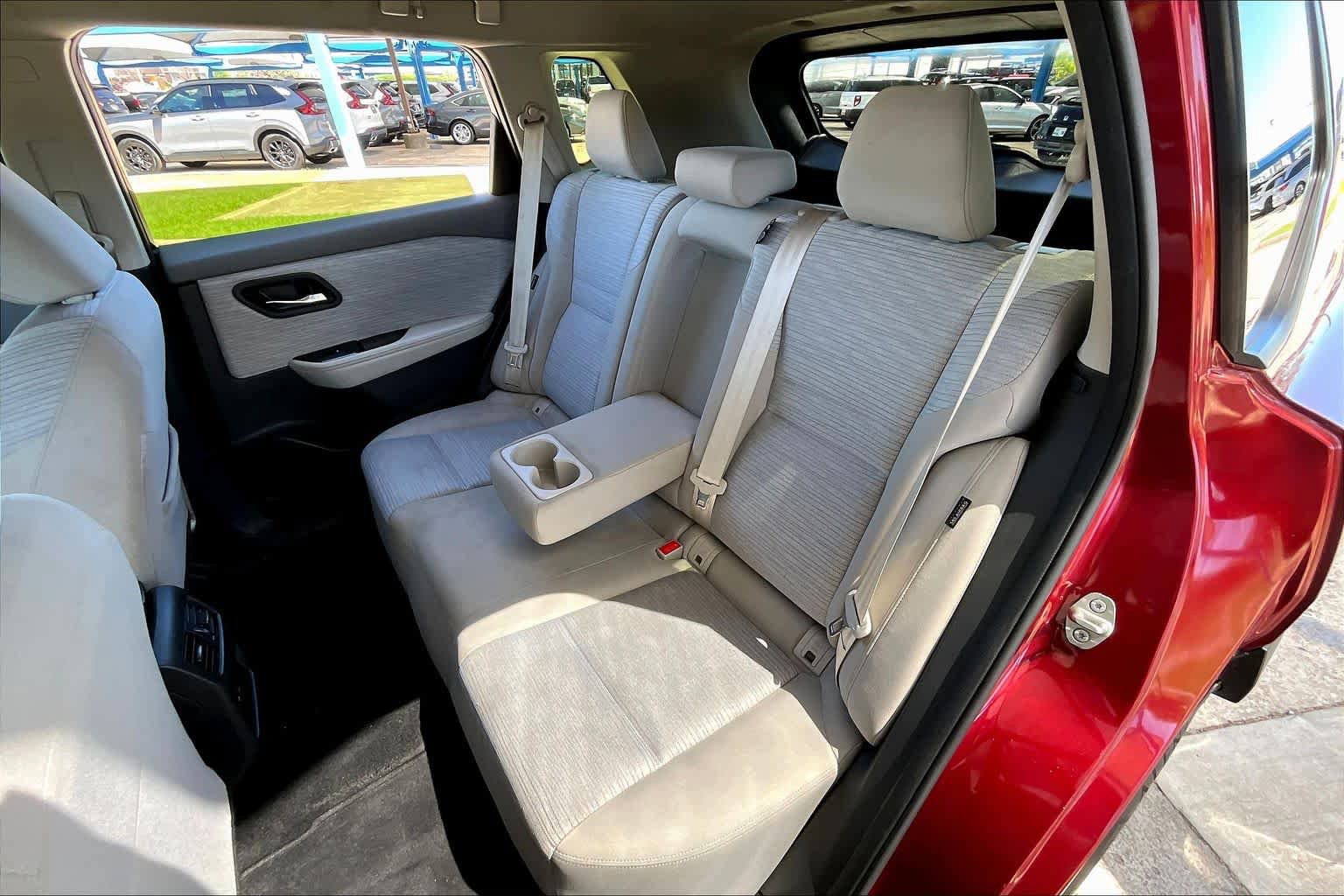 Used 2023 Nissan Rogue SV FWD image 21